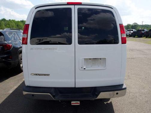 Summit White 2017 Chevrolet Express 2500 Work Van