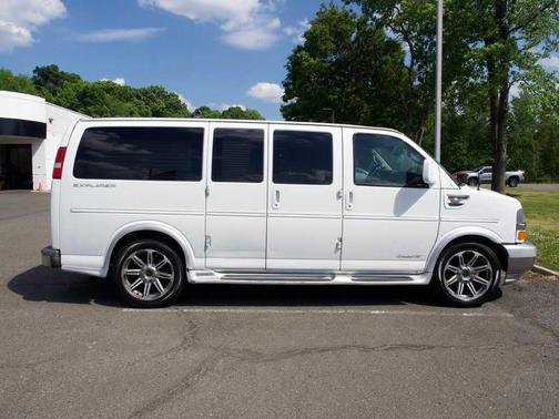 Summit White 2017 Chevrolet Express 2500 Work Van