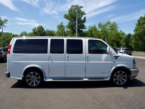 Summit White 2017 Chevrolet Express 2500 Work Van