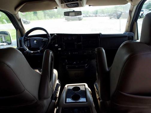 Summit White 2017 Chevrolet Express 2500 Work Van