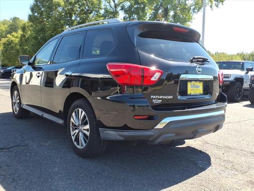 2019 Nissan Pathfinder SL