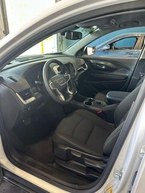 Summit White 2023 GMC Terrain SLE