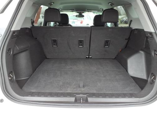 Summit White 2023 GMC Terrain SLE