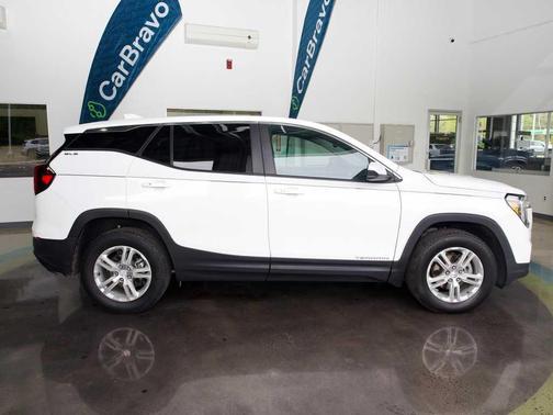 Summit White 2023 GMC Terrain SLE