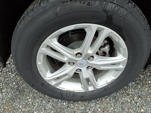 Summit White 2023 GMC Terrain SLE