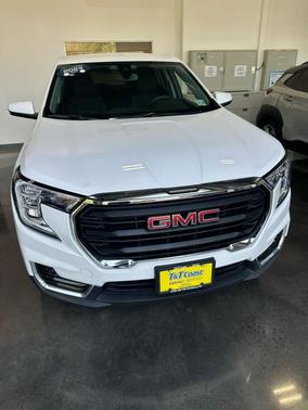 Summit White 2023 GMC Terrain SLE