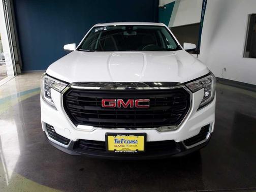 Summit White 2023 GMC Terrain SLE