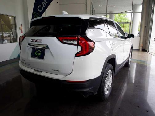 Summit White 2023 GMC Terrain SLE