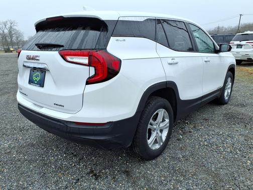 Summit White 2023 GMC Terrain SLE