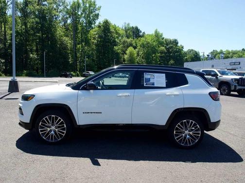 Bright White Clearcoat 2022 Jeep Compass Limited