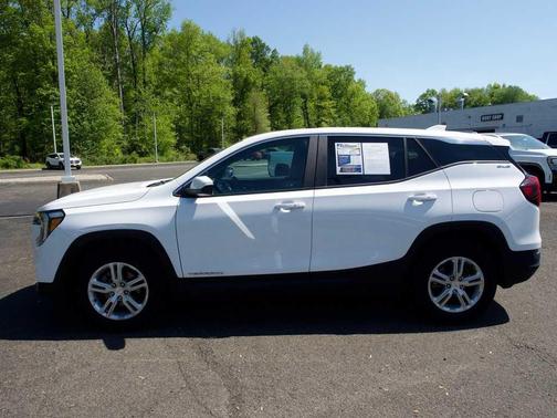 Summit White 2024 GMC Terrain SLE