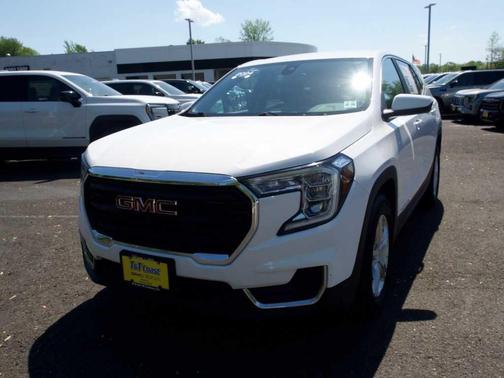 Summit White 2024 GMC Terrain SLE