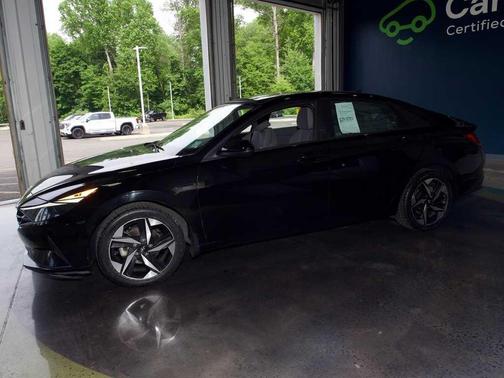 Phantom Black 2023 Hyundai ELANTRA SEL