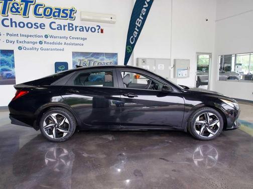 Phantom Black 2023 Hyundai ELANTRA SEL