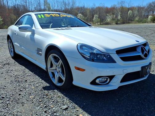 Diamond White Metallic 2011 Mercedes-Benz SL-Class SL 550