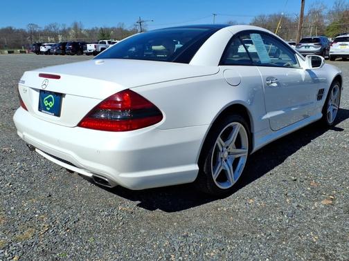 Diamond White Metallic 2011 Mercedes-Benz SL-Class SL 550