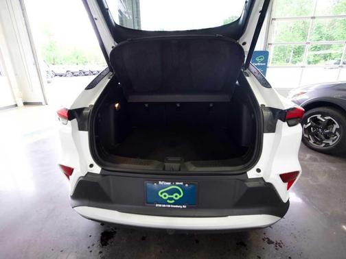 Summit White 2025 Buick Envista Preferred FWD