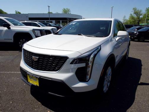 Crystal White Tricoat 2022 Cadillac XT4 Luxury