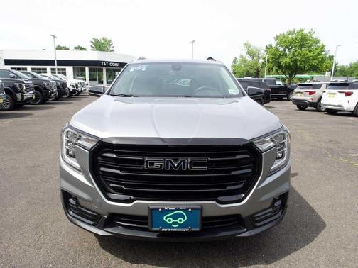 Sterling Metallic 2023 GMC Terrain SLT