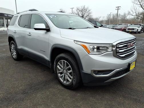 2017 GMC Acadia SLE-2