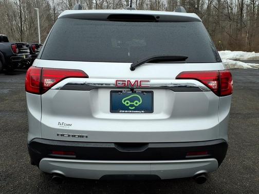 2017 GMC Acadia SLE-2