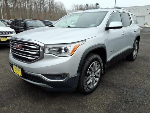 2017 GMC Acadia SLE-2