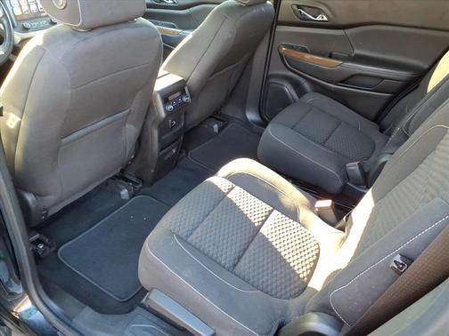 2018 GMC Acadia SLE-2