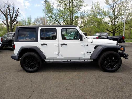 Bright White Clearcoat 2021 Jeep Wrangler Unlimited Sport Altitude