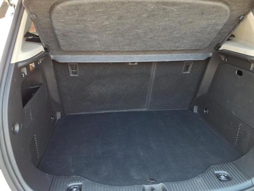 Summit White 2022 Buick Encore Preferred