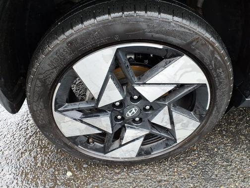 Cyber Gray Metallic 2024 Hyundai KONA Limited