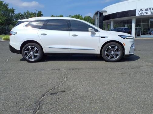 2022 Buick Enclave AWD Essence