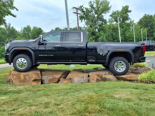 2025 GMC Sierra 3500 Denali