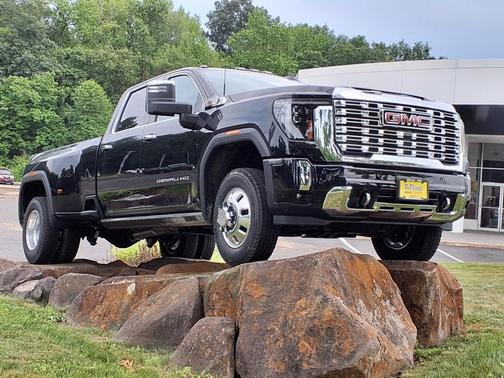 2025 GMC Sierra 3500 Denali