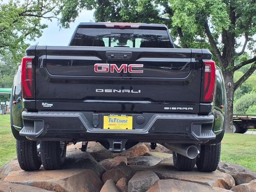 2025 GMC Sierra 3500 Denali