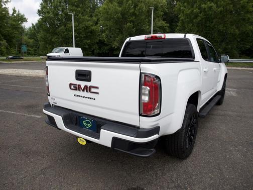 Summit White 2022 GMC Canyon Elevation
