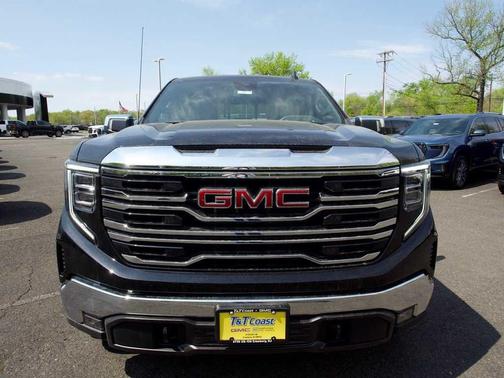 Onyx Black 2026 GMC Sierra 1500 SLT