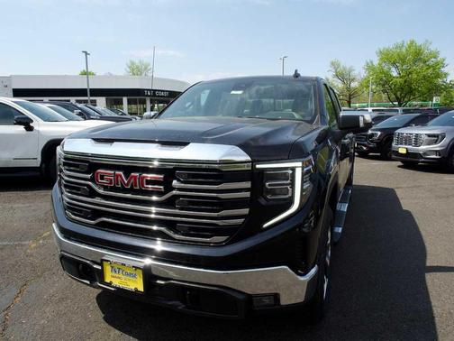 Onyx Black 2026 GMC Sierra 1500 SLT