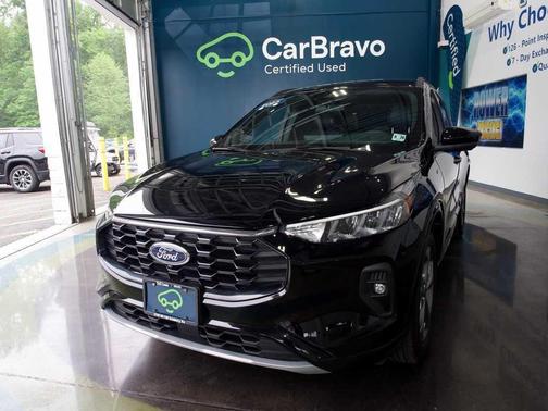 Agate Black Metallic 2023 Ford Escape ST-Line Select