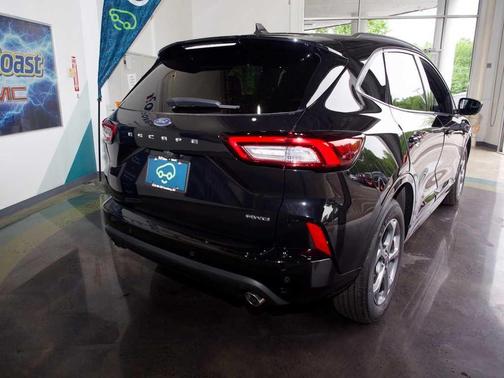 Agate Black Metallic 2023 Ford Escape ST-Line Select