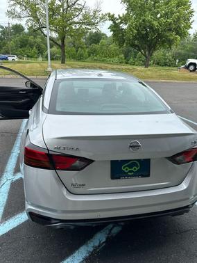 Brilliant Silver Metallic 2022 Nissan Altima SR FWD