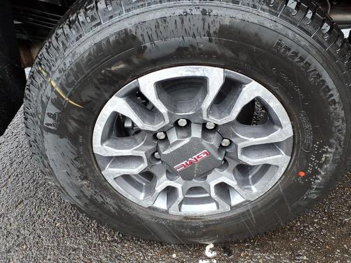 2026 GMC Sierra 2500 SLT