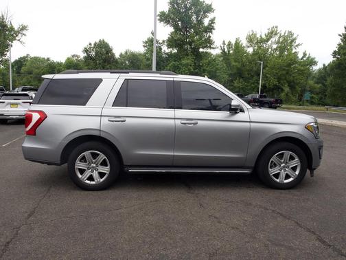 Iconic Silver Metallic 2020 Ford Expedition XLT