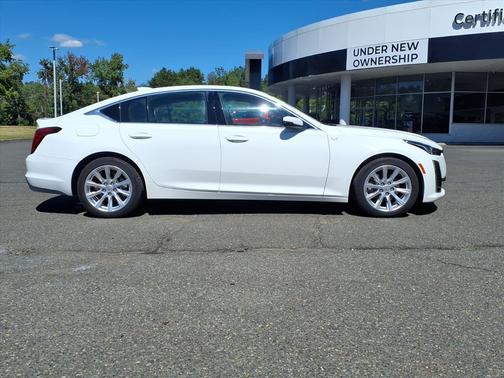 2022 Cadillac CT5 Luxury