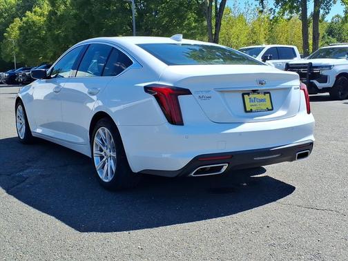2022 Cadillac CT5 Luxury