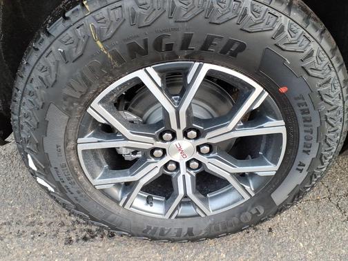 2026 GMC Acadia AT4 AWD