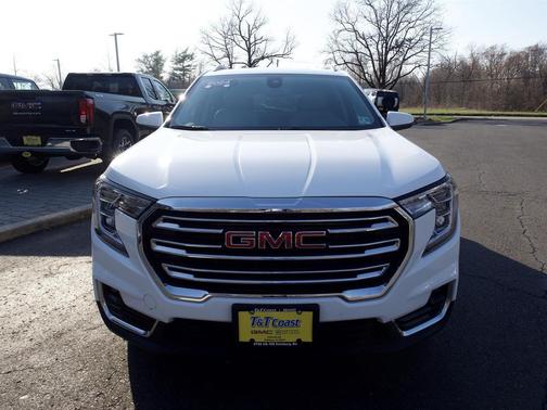 Summit White 2024 GMC Terrain SLT