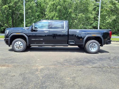 2025 GMC Sierra 3500 Denali