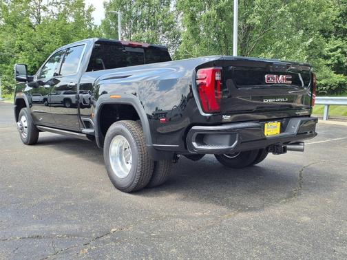 2025 GMC Sierra 3500 Denali