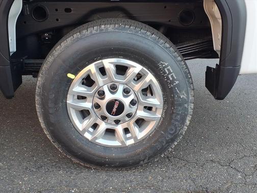 2026 GMC Sierra 2500 SLE