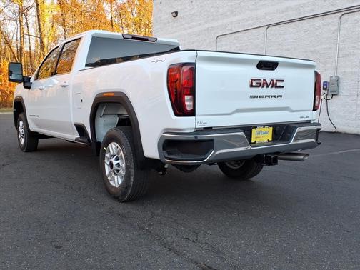 2026 GMC Sierra 2500 SLE